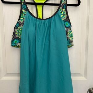 Rekita active top with bra built in Teal and Patterned size large